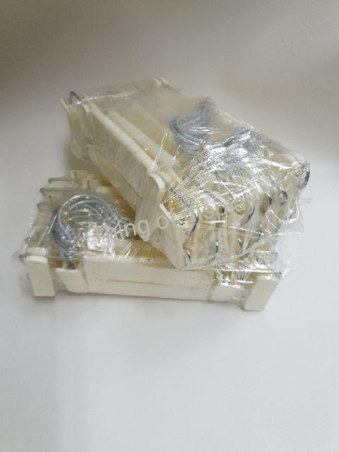 ไม้หนีบกางเกงเด็ก ไม้แขวนกระโปรงเด็ก ไม้แขวนกางเกงเด็ก สีขาวนม แพ็คละ 12 ชิ้น - thumbnail 4