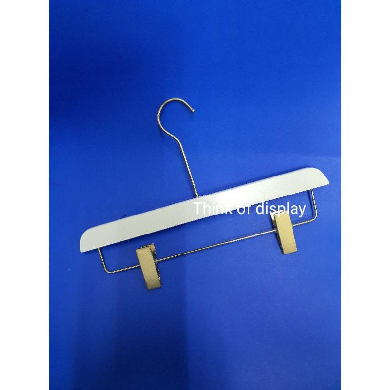 ไม้แขวนกางเกง ไม้สีขาว DU08-w ไม้หนีบกางเกง กระโปรง (แพ็ค 6 อัน/12 อัน) - thumbnail 3