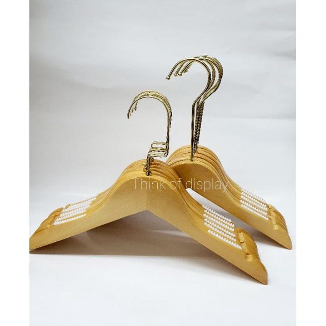 ไม้แขวนเสื้อเด็กไม้แท้ ตะขอยาว/ตะขอCสั้น  แพ็คละ 6 อันและแพ็คละ 12 อัน - thumbnail 6