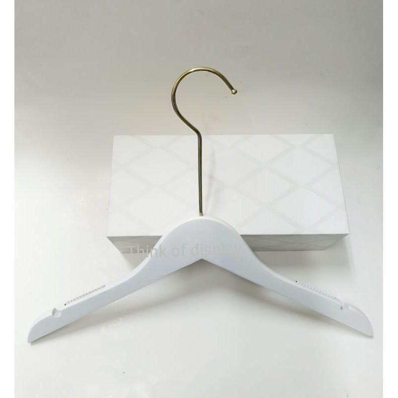 ไม้แขวนเสื้อไม้แท้สีขาว ตะขอยาวสีทองไม้แขวนเสื้อไม้ รุ่น WH003W แพ็คละ 6 อัน / แพ็คละ 12 อัน - thumbnail 4