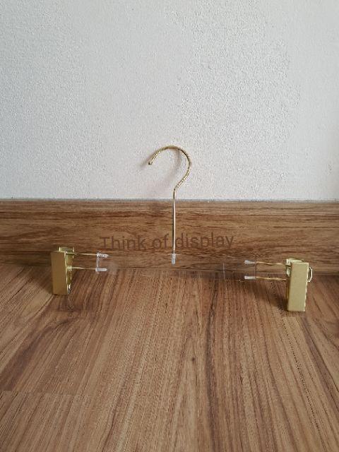 ไม้แขวนเสื้อ ไม้หนีบกางเกง อะคริลิคใส A02 ไม้แขวนชุดแต่งงาน ไม้แขวนชุดเดรส แพ็คละ 5 ชิ้น - thumbnail 4