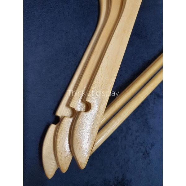 ไม้แขวนเสื้อไม้ มีร่องมีก้าน แขวนกางเกงได้ แพ็ค 6 อัน/แพ็ค 12 อัน - thumbnail 2