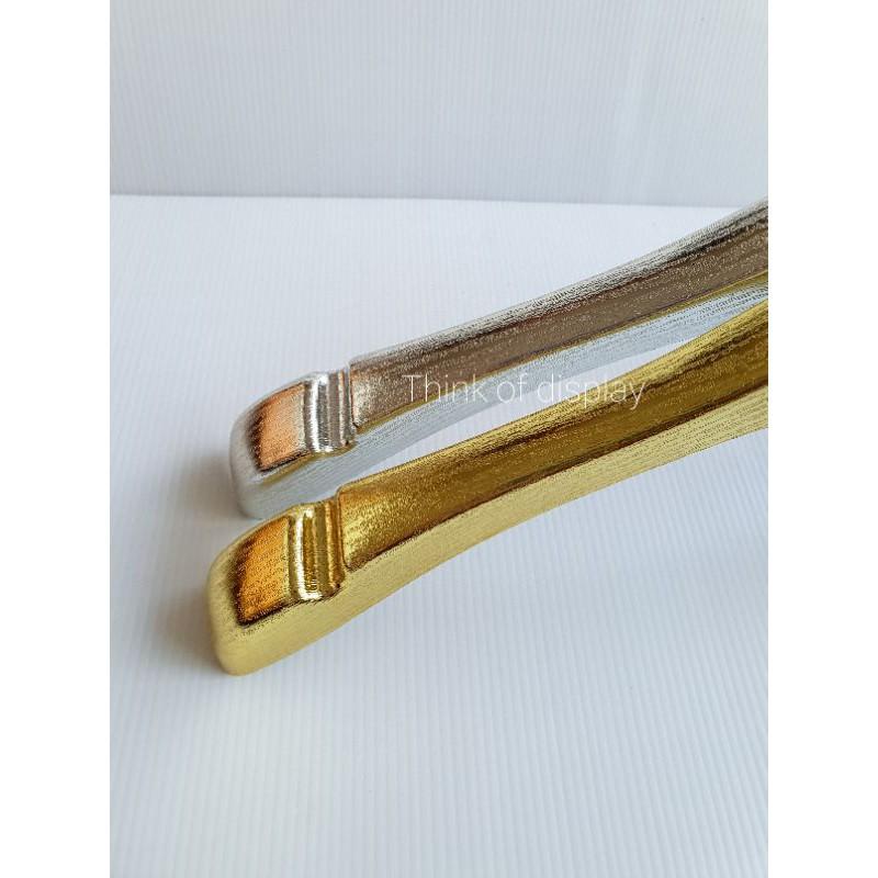 ไม้แขวนเสื้อพลาสติก ไม้แขวนเสื้อบ่าหนา สำหรับผู้ใหญ่ สีเงิน/สีทอง แพ็คละ 12 ชิ้น No.688 - thumbnail 6