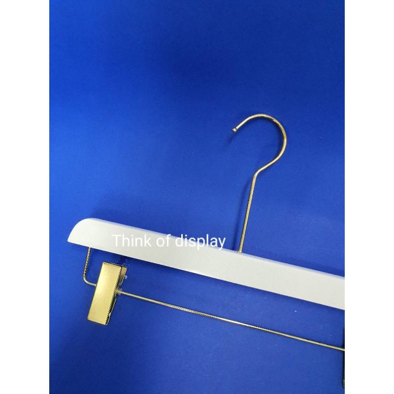 ไม้แขวนกางเกง ไม้สีขาว DU08-w ไม้หนีบกางเกง กระโปรง (แพ็ค 6 อัน/12 อัน) - thumbnail 6