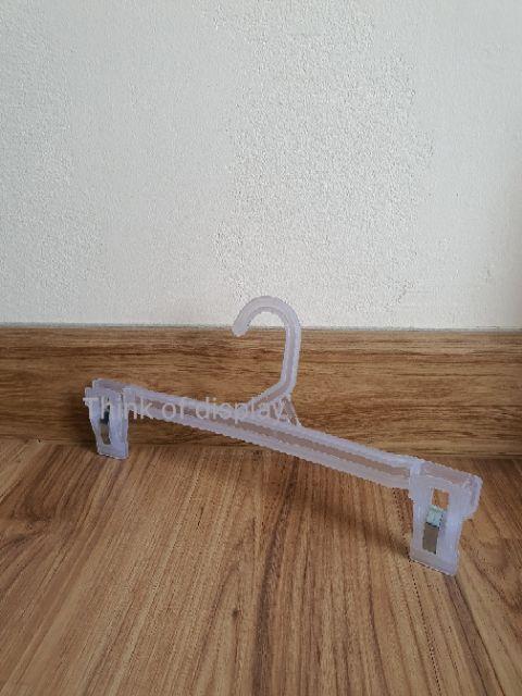 ไม้แขวนพลาสติกหนีบกางเกง ไม้แขวนกางเกง ไม้แขวนพลาสติก 707 แพ็คละ 12 อัน - thumbnail 9