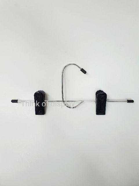 ไม้แขวนกางเกงกระโปรง ไม้แขวนหนีบกางเกง คอซี กิ๊บเหล็ก/กิ๊บพลาสติก แพ็คละ 12 ชิ้น - thumbnail 5