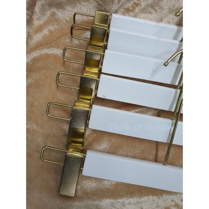 ไม้แขวนกางเกง ไม้หนีบไม้เคลือบสีขาว กระโปรง ตะขอยาวสีทอง HWC - thumbnail 2