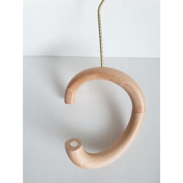 ไม้วงกลมแขวนเสื้อผ้า  ห่วงไม้กลม ที่โชว์ผ้าพันคอ ไม้แขวนห่วงไม้กลม มี 3 ขนาด - thumbnail 2