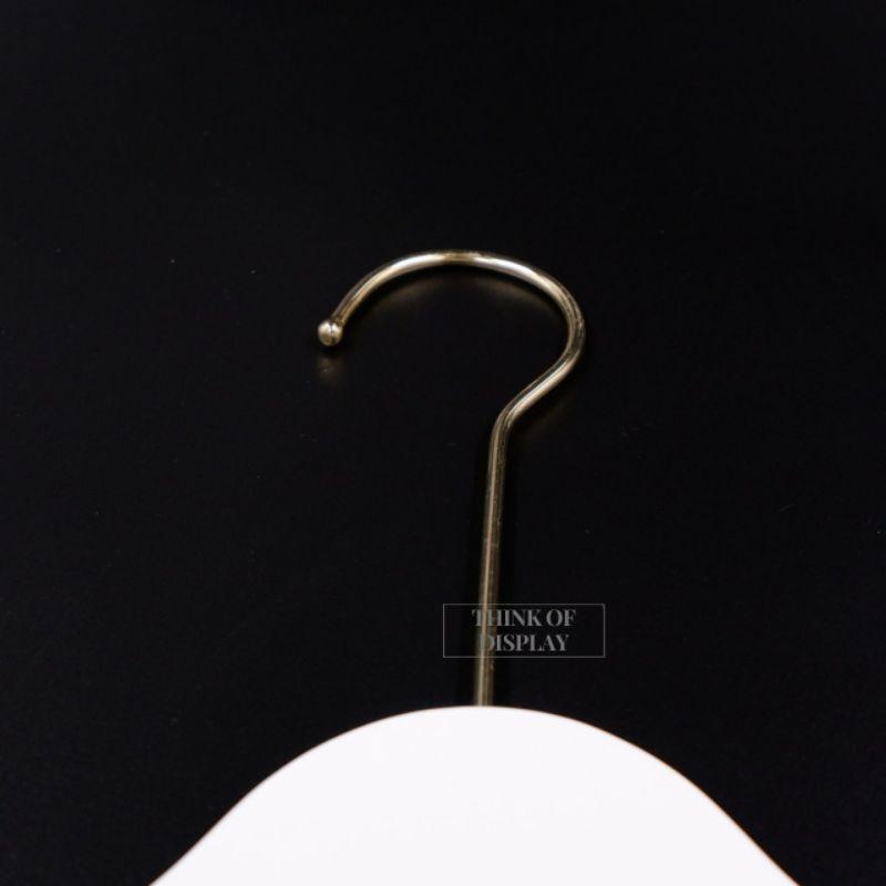 ไม้แขวนเสื้อ ไม้หนีบกางเกงเด็ก รุ่นไม้สีขาว  แพ็คละ 6 อัน/12 อัน - thumbnail 5