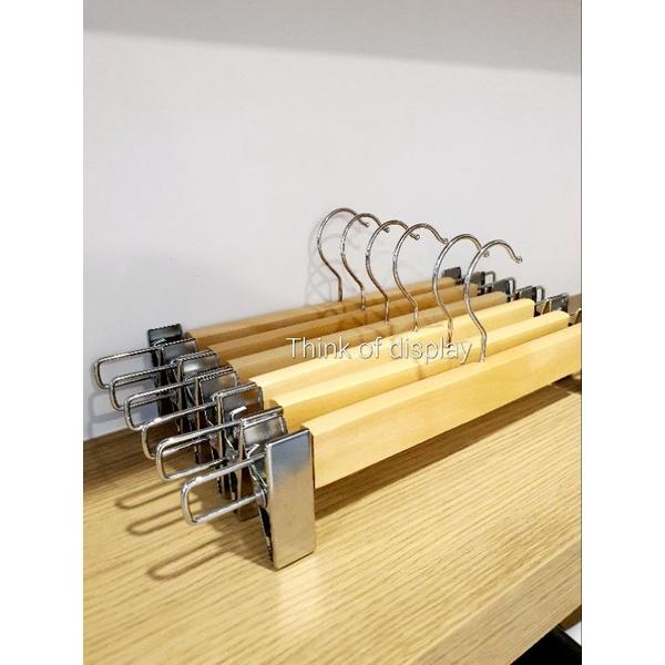 ไม้หนีบกางเกง ไม้แขวนกางเกง ไม้แท้  DUO3 -J สำหรับผู้ใหญ่ แพ็ค 6 อัน และ แพ็ค 12 อัน - thumbnail 2