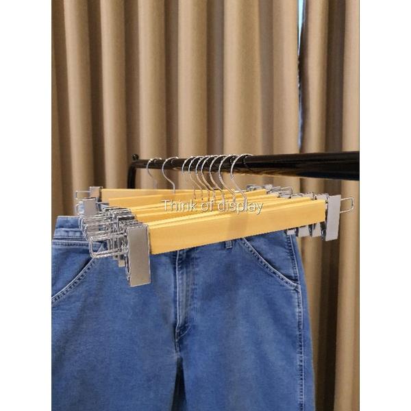 ไม้หนีบกางเกง ไม้แขวนกางเกง ไม้แท้  DUO3 -J สำหรับผู้ใหญ่ แพ็ค 6 อัน และ แพ็ค 12 อัน - thumbnail 4