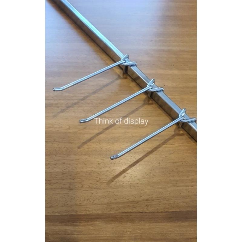 ตะขอแขนสินค้า CWT01 ยาว 6" สำหรับแป๊บเหลี่ยม 1/2"×1" แพ็คละ 1 อัน - thumbnail 4