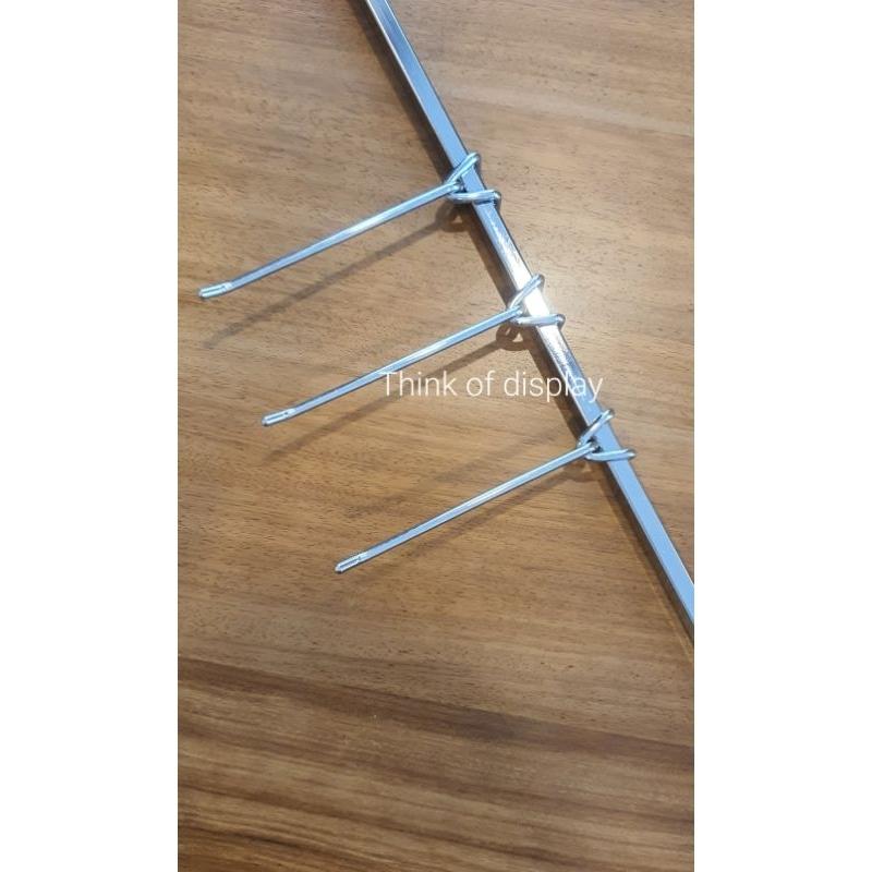 ตะขอแขนสินค้า CWT01 ยาว 6" สำหรับแป๊บเหลี่ยม 1/2"×1" แพ็คละ 1 อัน - thumbnail 6